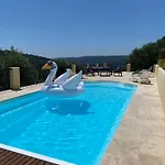 Avec Piscine Chauffee Collines Villa