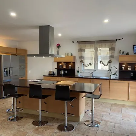 Avec Piscine Chauffee Collines Villa