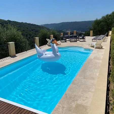 Avec Piscine Chauffee Collines *