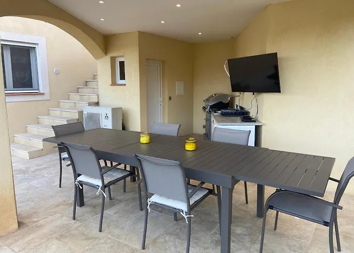 Avec Piscine Chauffee Collines فيلة *